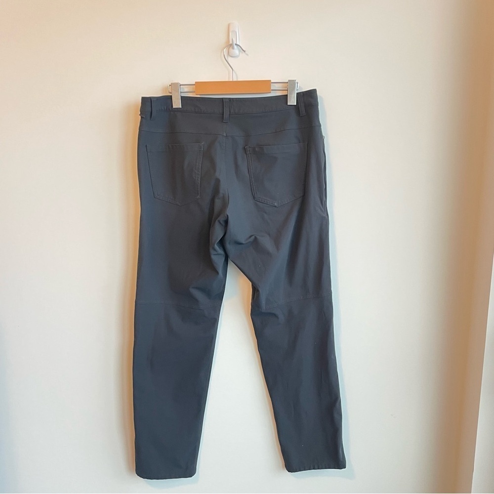 Lululemon ABC Pant Classic *32"
Obsidian Size 32 - Picture 6 of 12